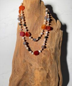 Huyết Ngọc Thanh Tâm – Nét Đẹp Trầm Tĩnh và Khí Chất