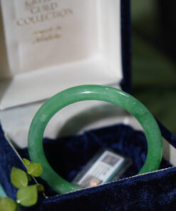 VÒNG NGỌC CẨM THẠCH – ÁNH XANH CỦA NIỀM TIN